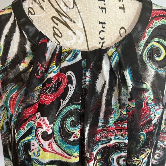 Milano Black and Red Patterned Sleeveless Sheer Blouse - Picture 2 of 10